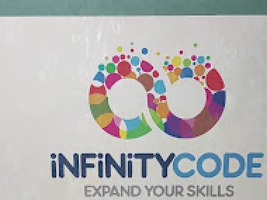 Enseigne InfinityCode dans les locaux de l'école